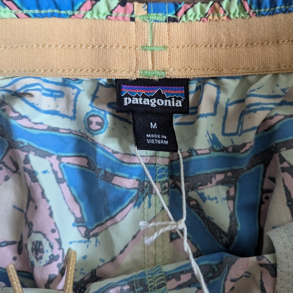 NWT Patagonia Women Baggies Shorts 5" Size Medium High Hopes Geometric Aztec - Picture 3 of 5